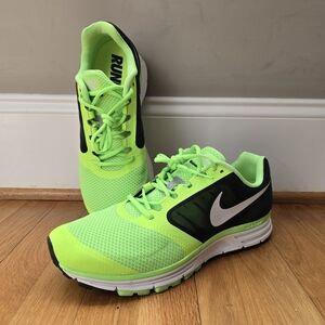 NWOT Nike Zoom Vomero 8 | Flash Lime (580563-313) | Men's Size 11